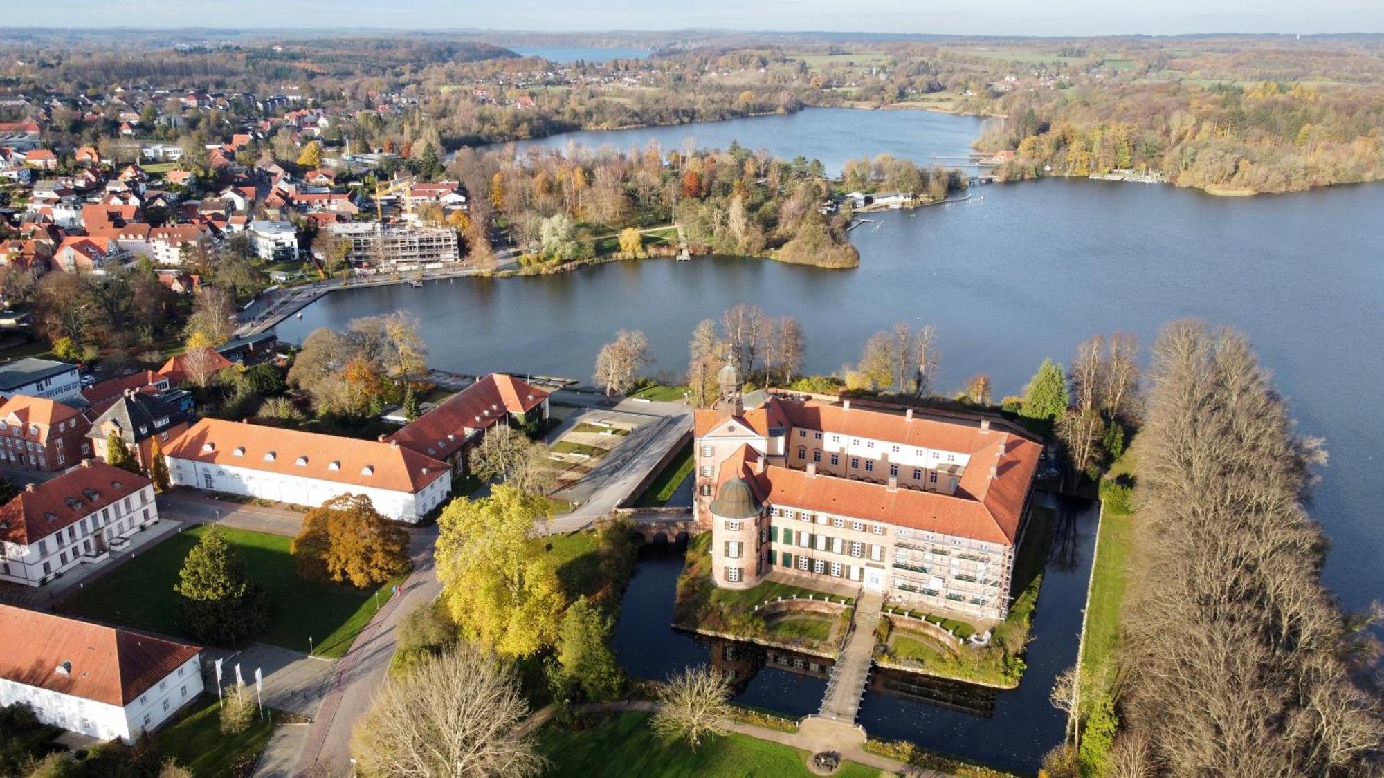 Grosses Ferienhaus Mit 4 Schlafzimmern Eutin Kültér fotó