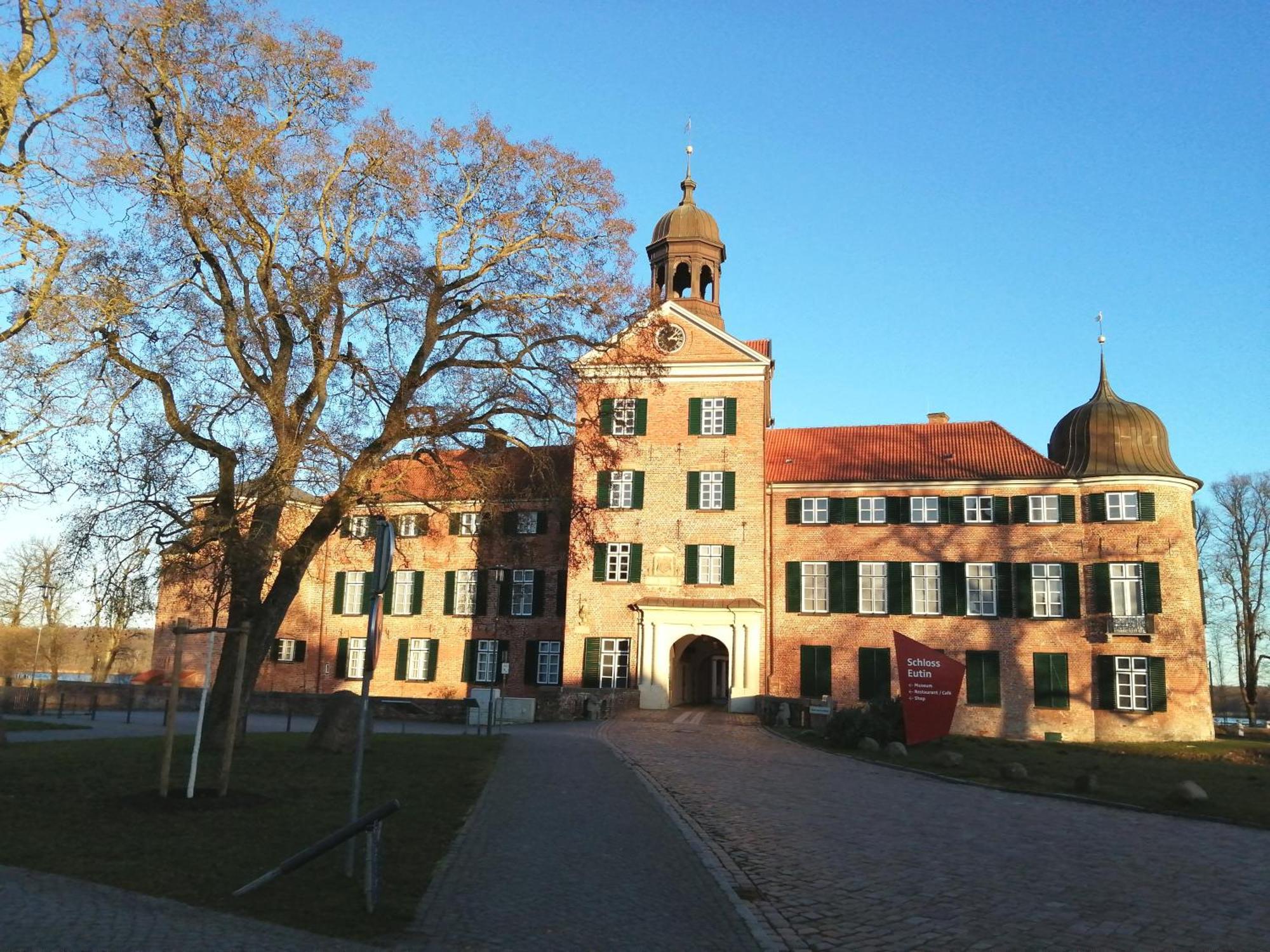 Grosses Ferienhaus Mit 4 Schlafzimmern Eutin Kültér fotó